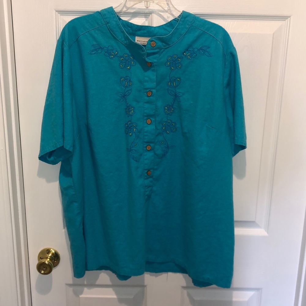 WHITE STAG 22W/24W EMBROIDERED TOP